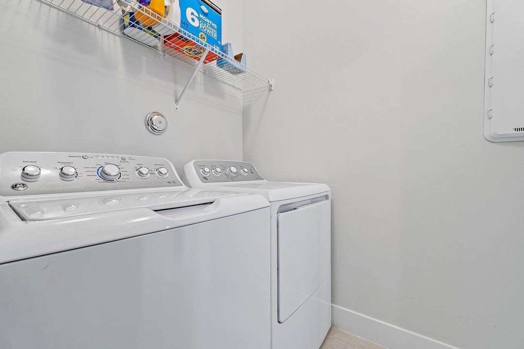 For Sale: $735,000 (4 beds, 3 baths, 2512 Square Feet)