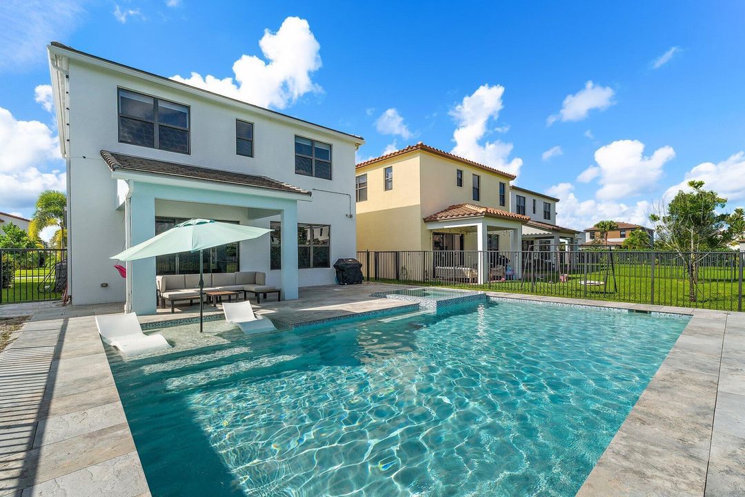 For Sale: $735,000 (4 beds, 3 baths, 2512 Square Feet)