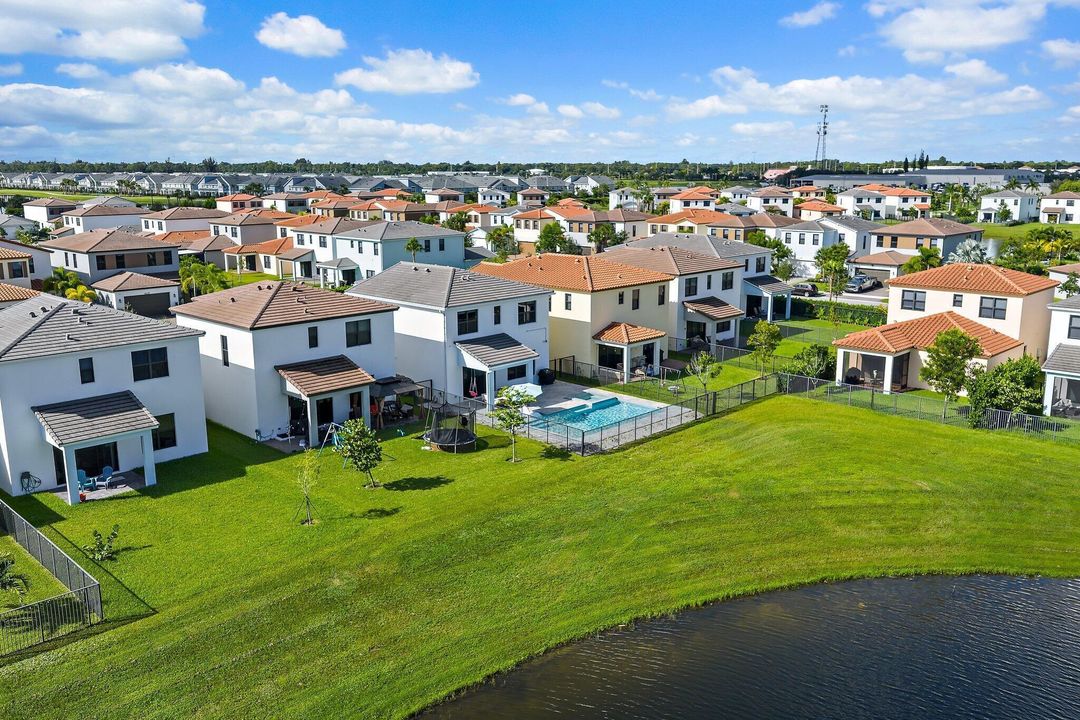 For Sale: $735,000 (4 beds, 3 baths, 2512 Square Feet)