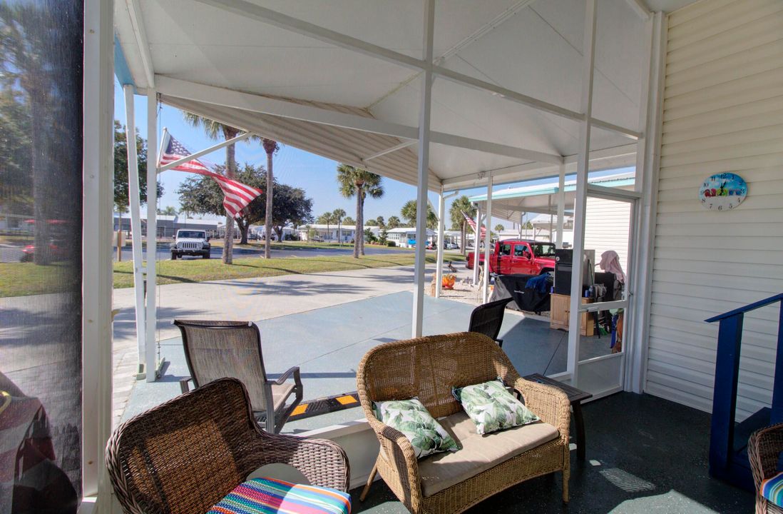 待售: $179,000 (2 贝兹, 1 浴室, 899 平方英尺)