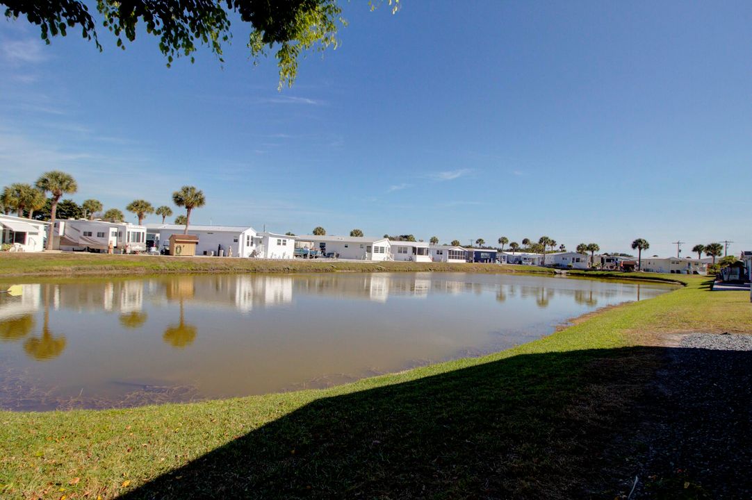 待售: $179,000 (2 贝兹, 1 浴室, 899 平方英尺)