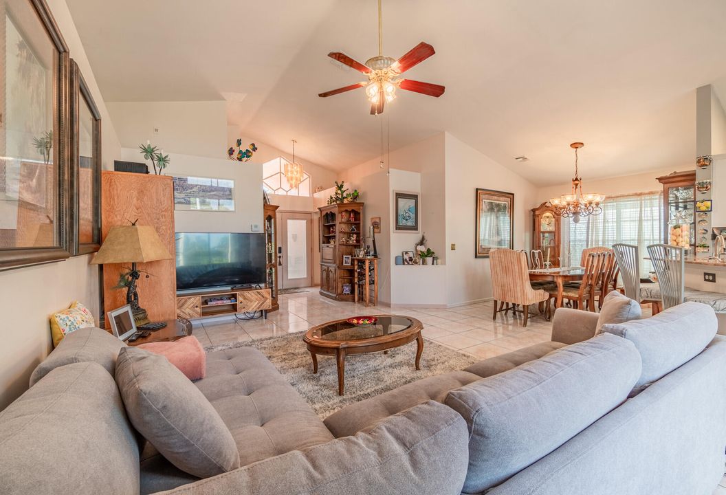 На продажу: $449,900 (3 спален, 2 ванн, 1490 Квадратных фут)