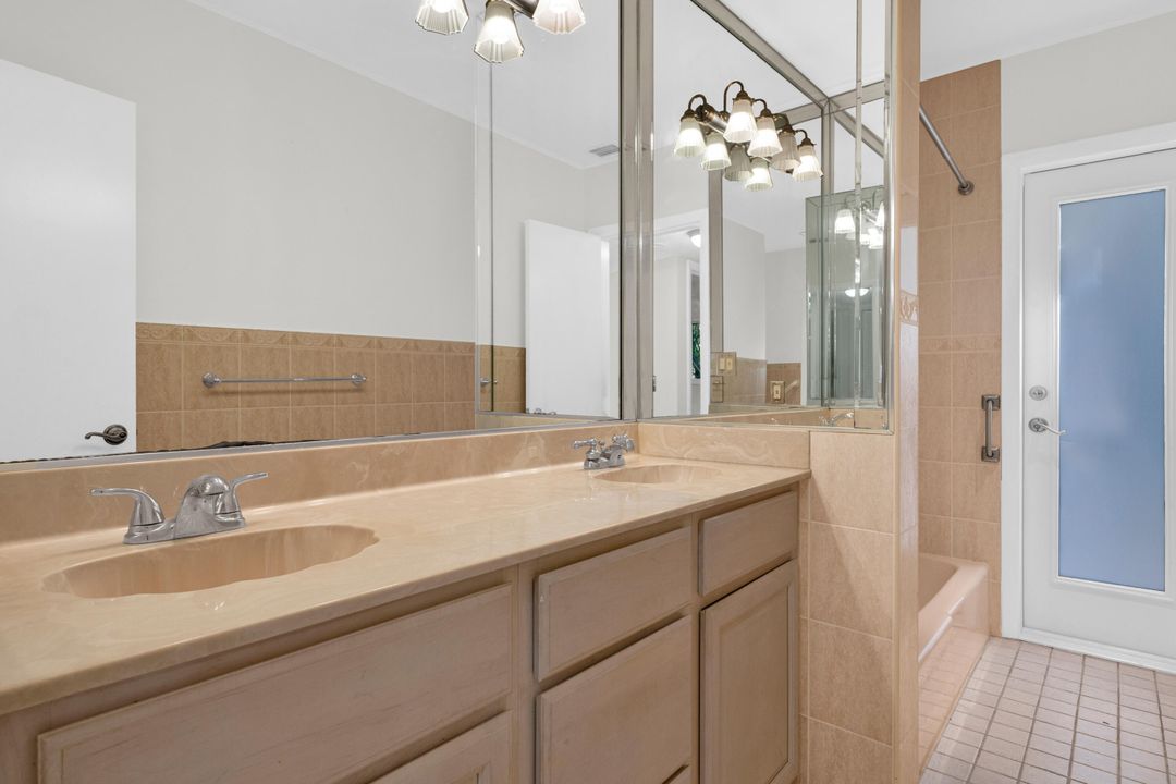 待售: $1,260,000 (4 贝兹, 2 浴室, 1894 平方英尺)