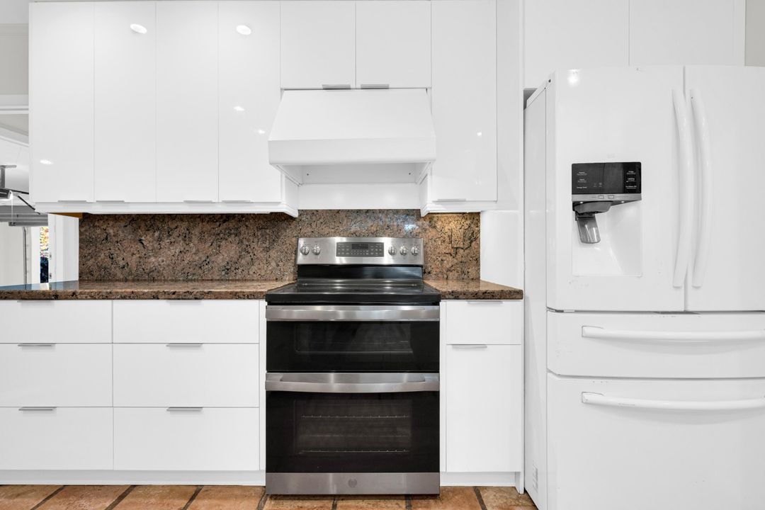 待售: $1,260,000 (4 贝兹, 2 浴室, 1894 平方英尺)