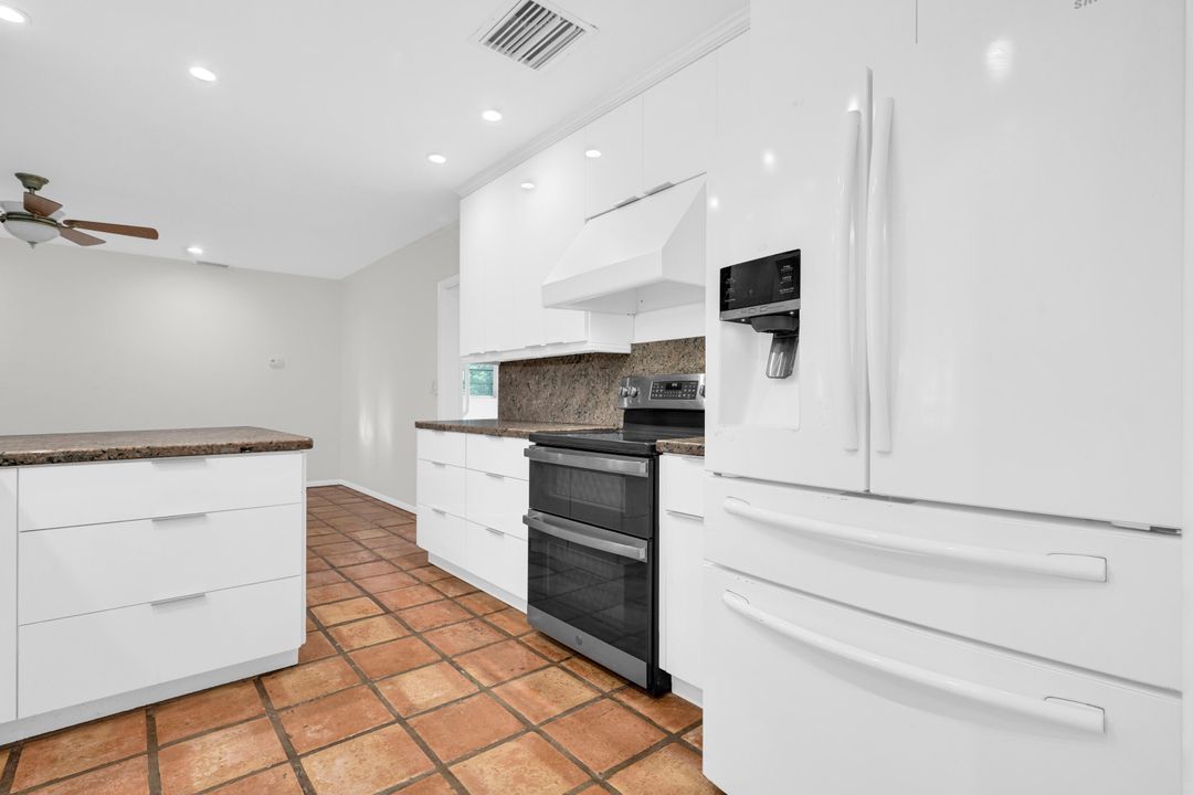 待售: $1,260,000 (4 贝兹, 2 浴室, 1894 平方英尺)