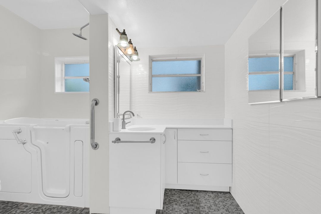 待售: $1,260,000 (4 贝兹, 2 浴室, 1894 平方英尺)