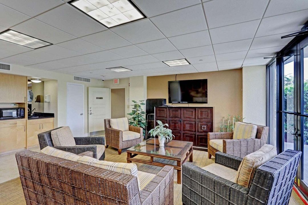 На продажу: $475,000 (2 спален, 2 ванн, 1432 Квадратных фут)