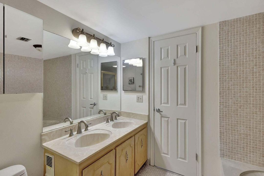 На продажу: $475,000 (2 спален, 2 ванн, 1432 Квадратных фут)