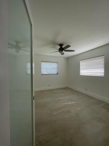 For Rent: $2,200 (2 beds, 2 baths, 810 Square Feet)