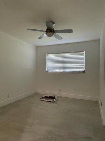 For Rent: $2,200 (2 beds, 2 baths, 810 Square Feet)