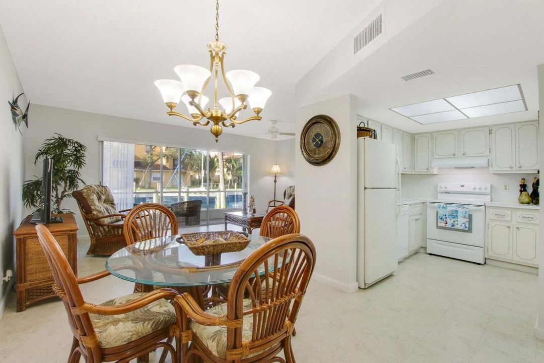 For Rent: $2,000 (1 beds, 1 baths, 723 Square Feet)