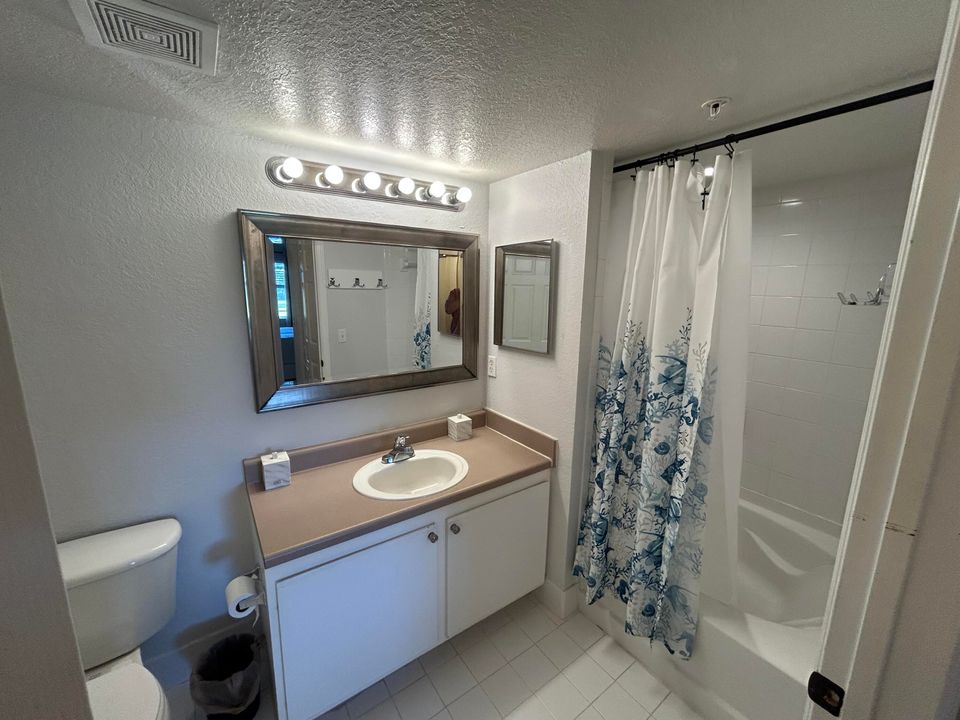 На продажу: $214,000 (2 спален, 2 ванн, 960 Квадратных фут)