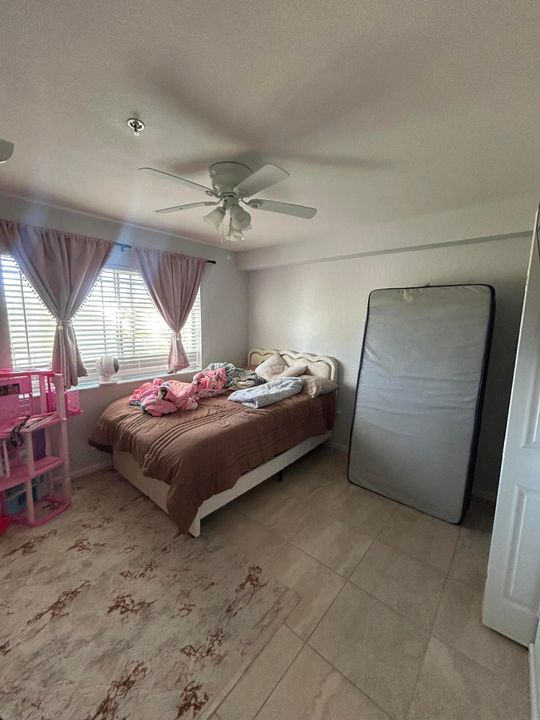 На продажу: $214,000 (2 спален, 2 ванн, 960 Квадратных фут)