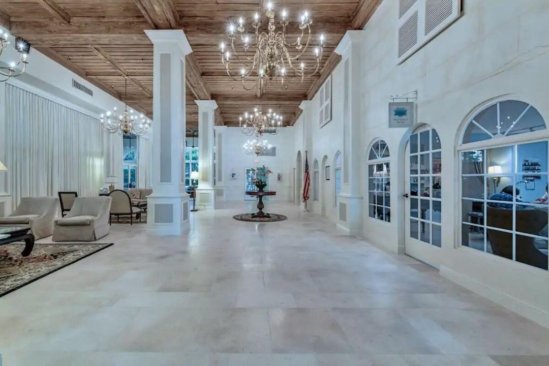 For Sale: $535,000 (1 beds, 1 baths, 389 Square Feet)