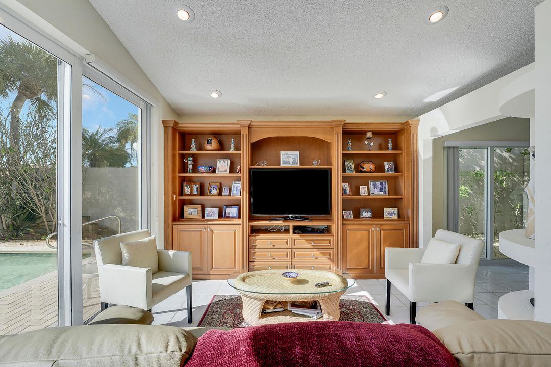 На продажу: $850,000 (3 спален, 2 ванн, 2047 Квадратных фут)