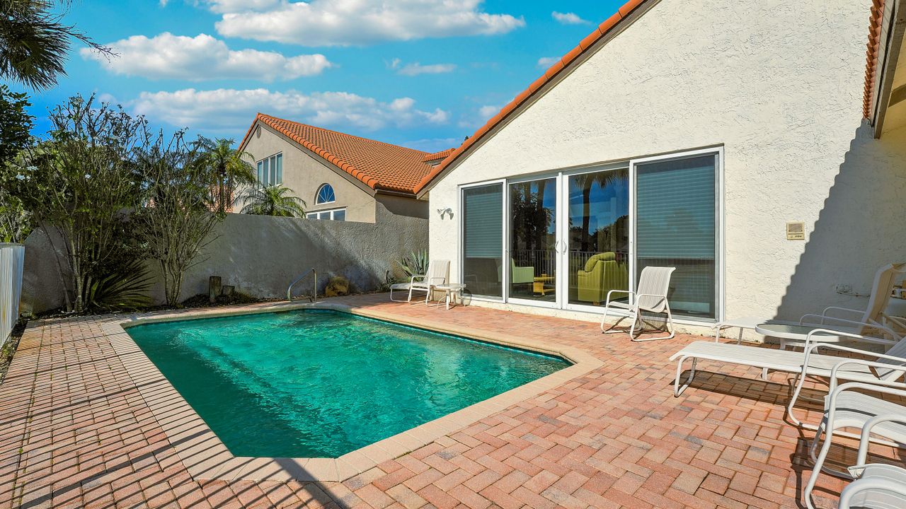 На продажу: $850,000 (3 спален, 2 ванн, 2047 Квадратных фут)