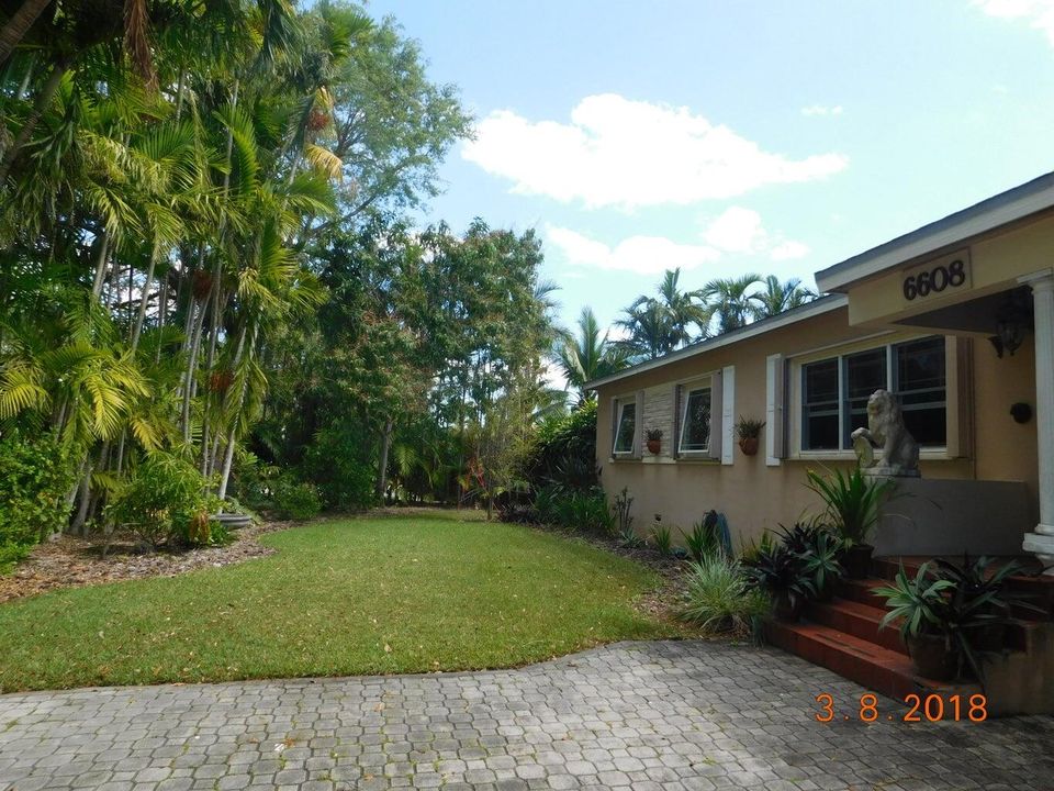 For Rent: $4,000 (4 beds, 2 baths, 1859 Square Feet)