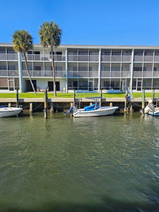 For Rent: $2,000 (1 beds, 1 baths, 723 Square Feet)