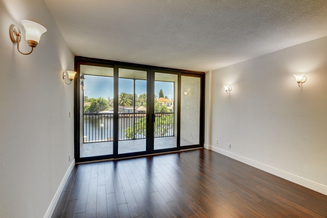 出租: $2,950 (2 贝兹, 2 浴室, 1095 平方英尺)