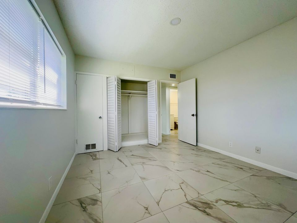 Active With Contract: $1,500 (2 beds, 1 baths, 798 Square Feet)