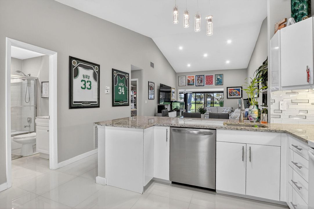 待售: $435,000 (2 贝兹, 2 浴室, 1317 平方英尺)