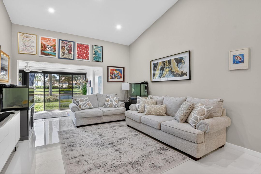 待售: $435,000 (2 贝兹, 2 浴室, 1317 平方英尺)