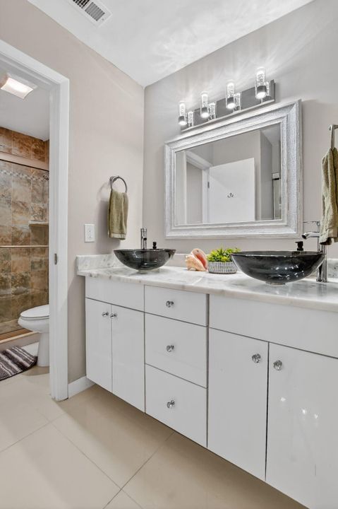 待售: $435,000 (2 贝兹, 2 浴室, 1317 平方英尺)