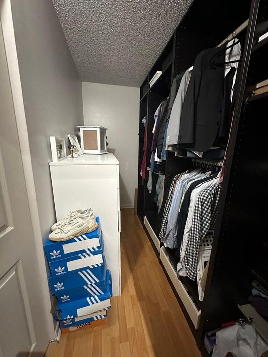 待售: $209,000 (1 贝兹, 1 浴室, 764 平方英尺)