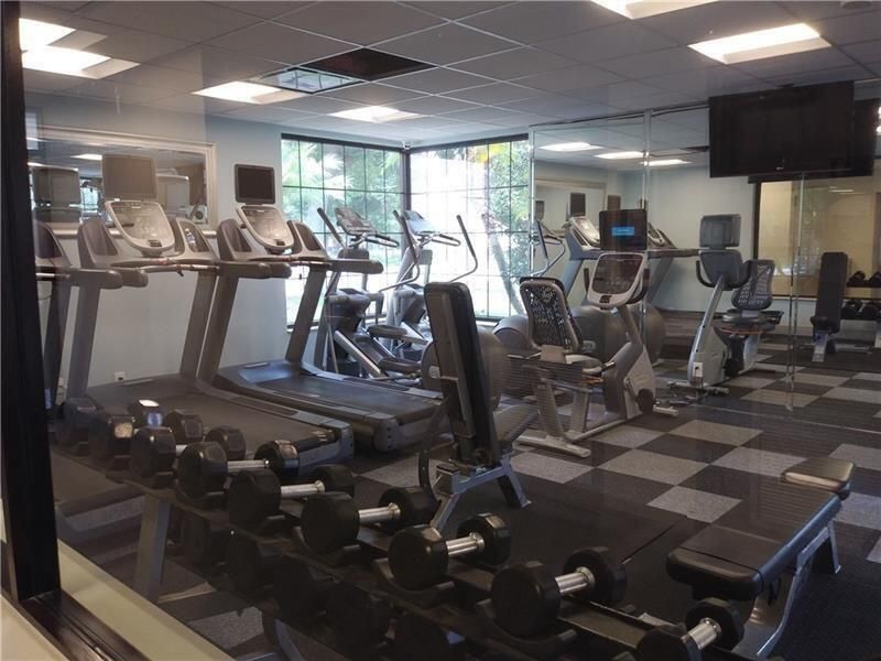 待售: $209,000 (1 贝兹, 1 浴室, 764 平方英尺)