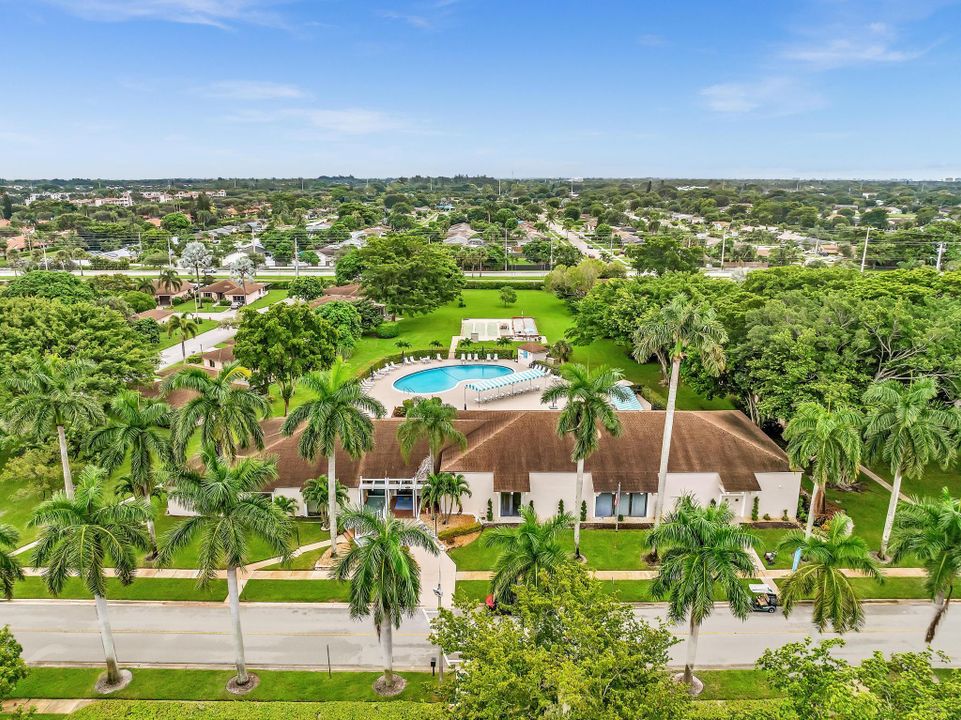 На продажу: $225,000 (2 спален, 2 ванн, 1145 Квадратных фут)