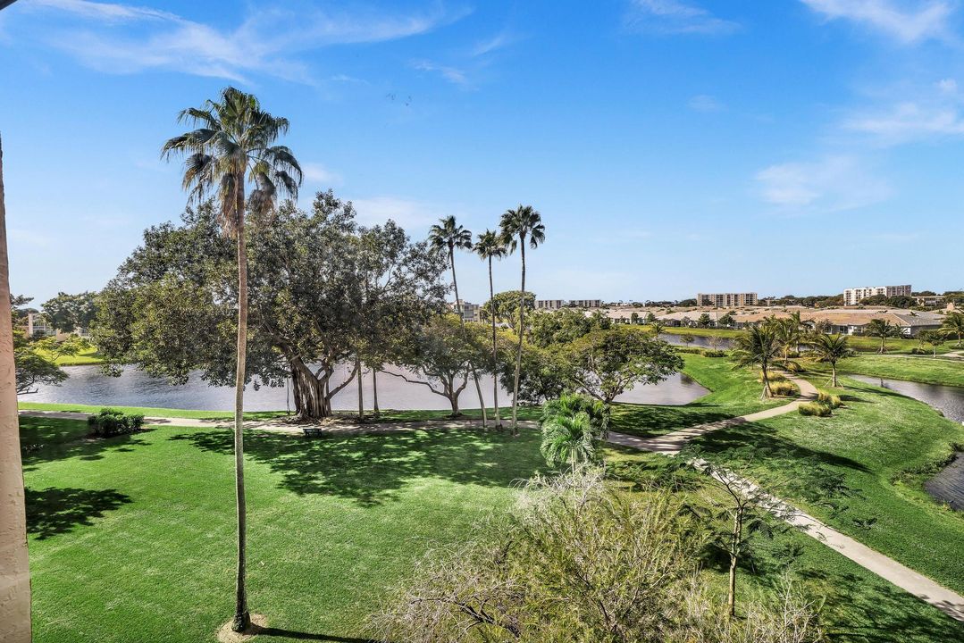 На продажу: $225,000 (2 спален, 2 ванн, 1145 Квадратных фут)