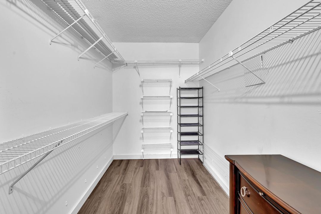 На продажу: $225,000 (2 спален, 2 ванн, 1145 Квадратных фут)