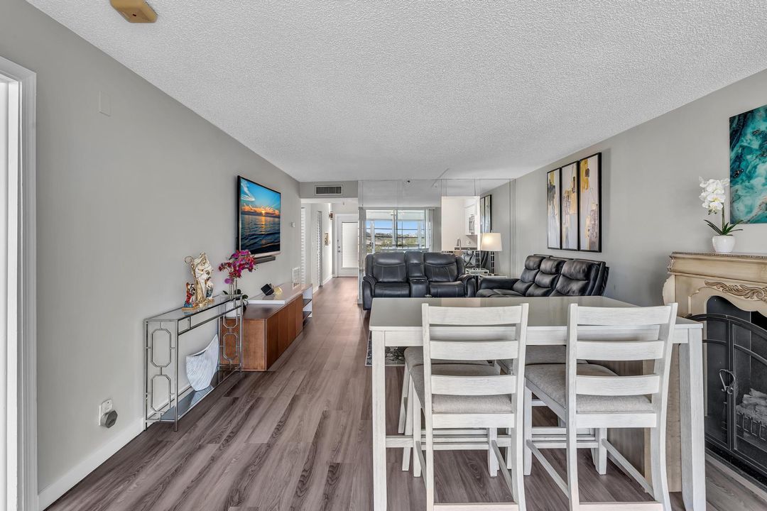 На продажу: $225,000 (2 спален, 2 ванн, 1145 Квадратных фут)