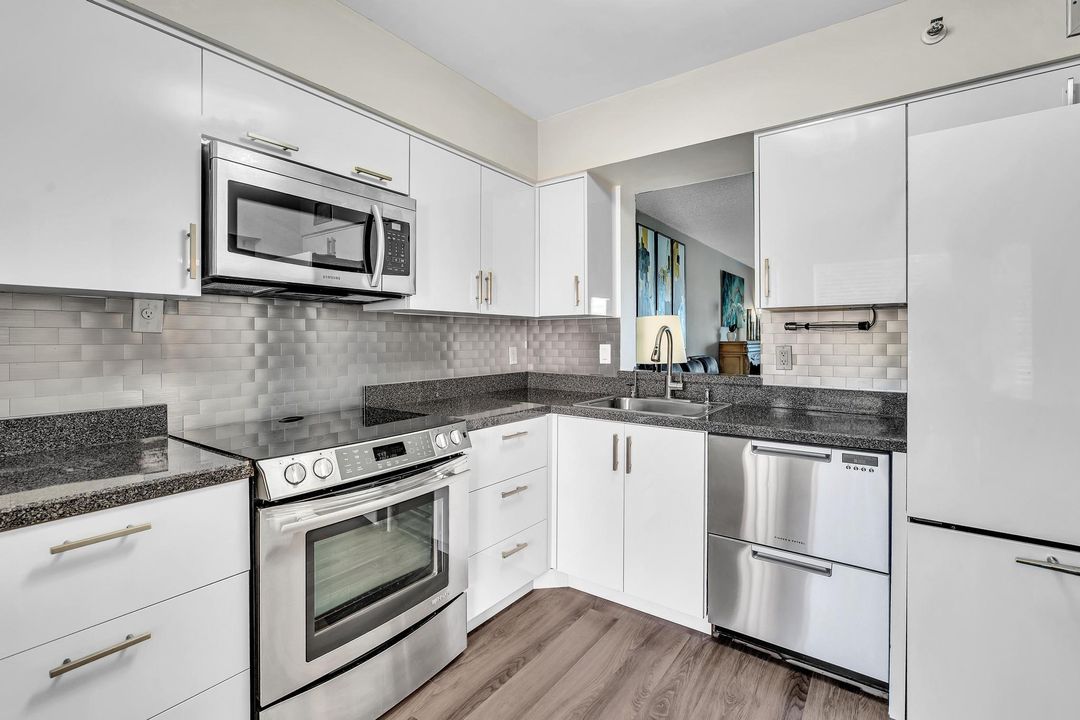 На продажу: $225,000 (2 спален, 2 ванн, 1145 Квадратных фут)