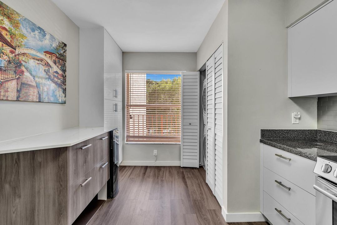 На продажу: $225,000 (2 спален, 2 ванн, 1145 Квадратных фут)