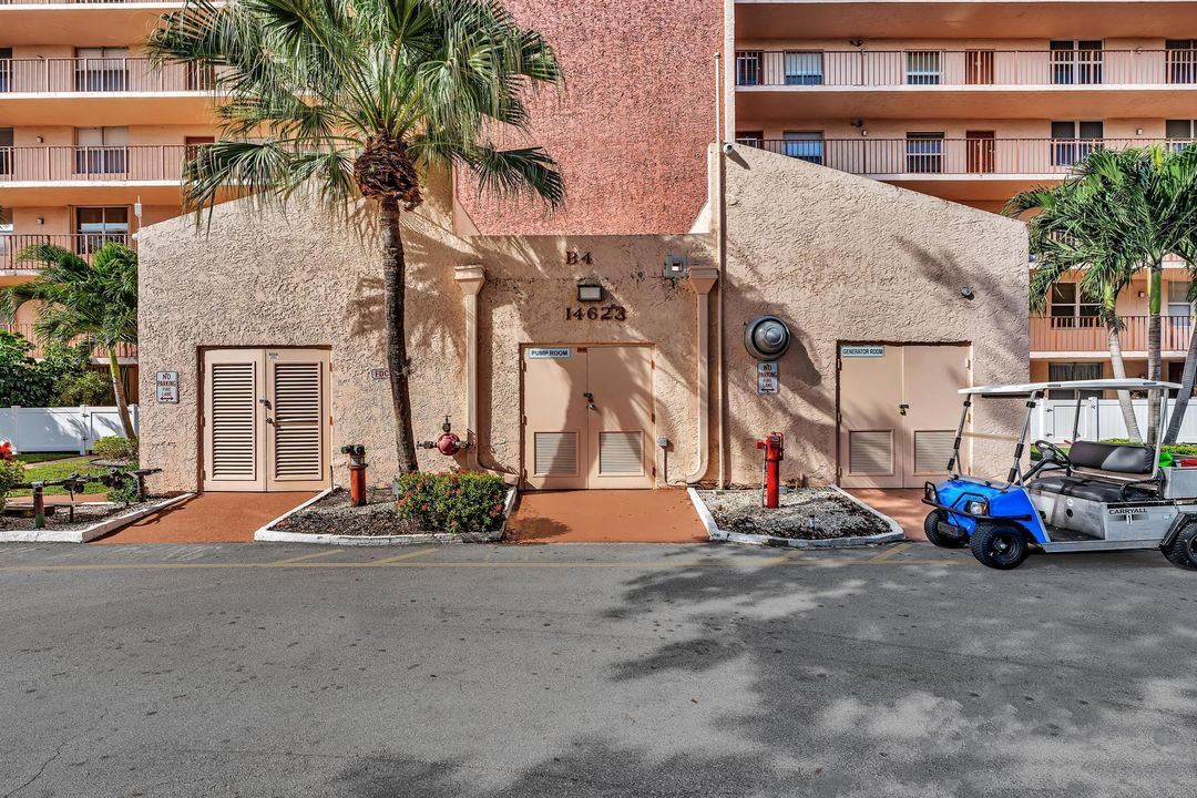 На продажу: $225,000 (2 спален, 2 ванн, 1145 Квадратных фут)