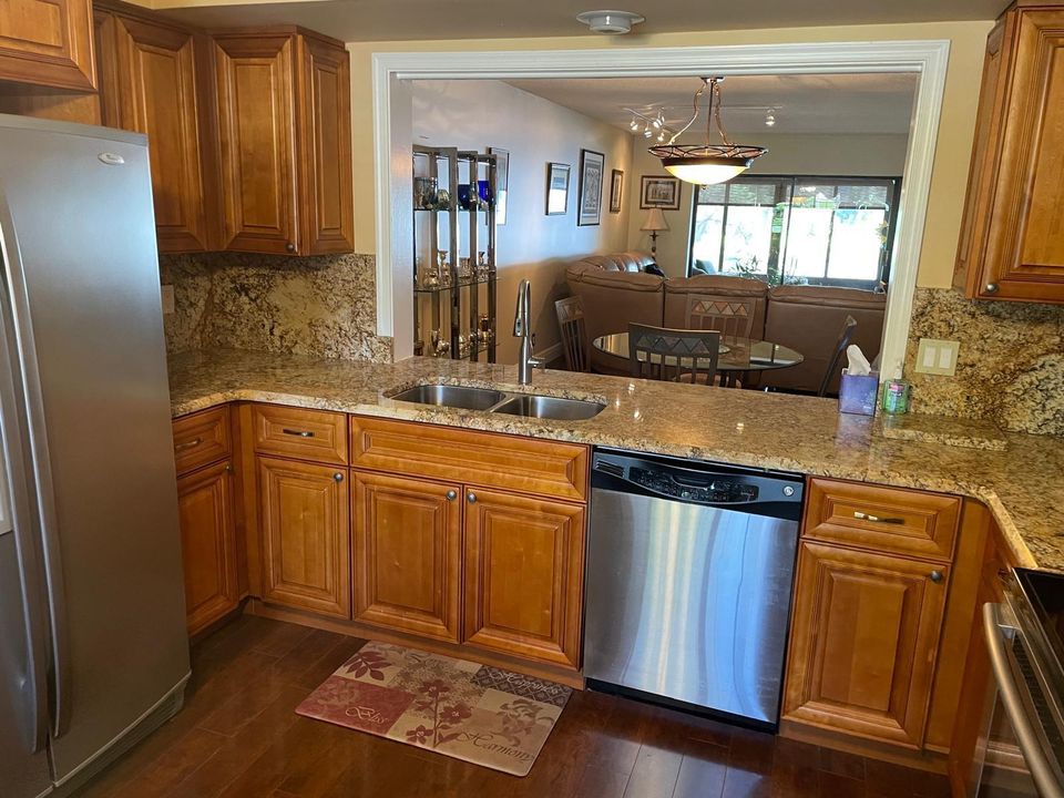 В аренду: $2,800 (2 спален, 2 ванн, 1419 Квадратных фут)