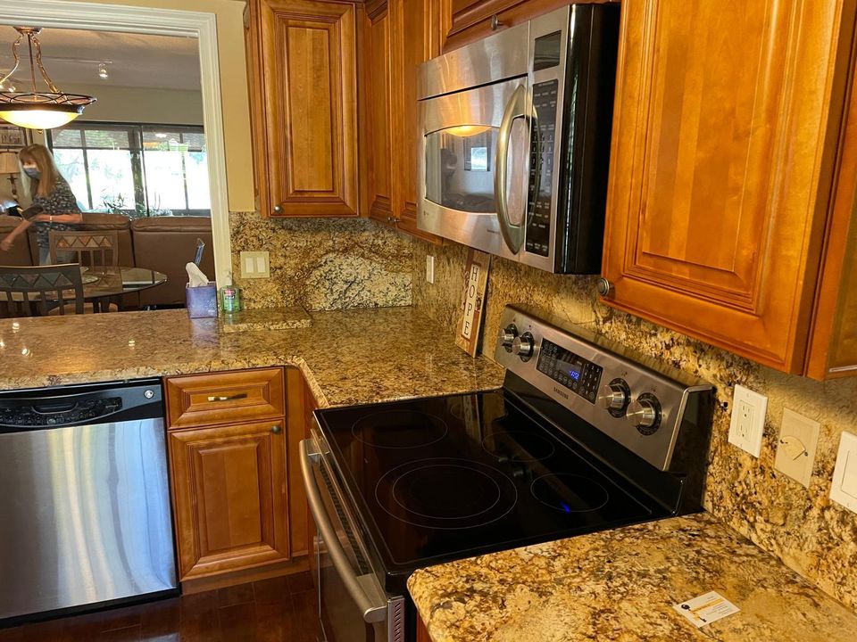 В аренду: $2,800 (2 спален, 2 ванн, 1419 Квадратных фут)