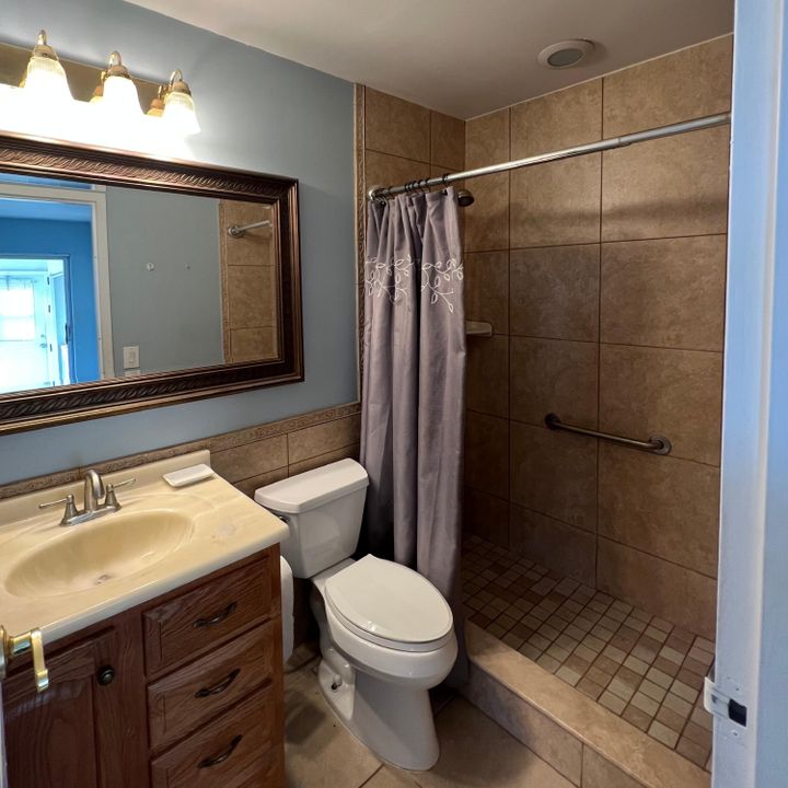 出租: $1,850 (1 贝兹, 1 浴室, 720 平方英尺)