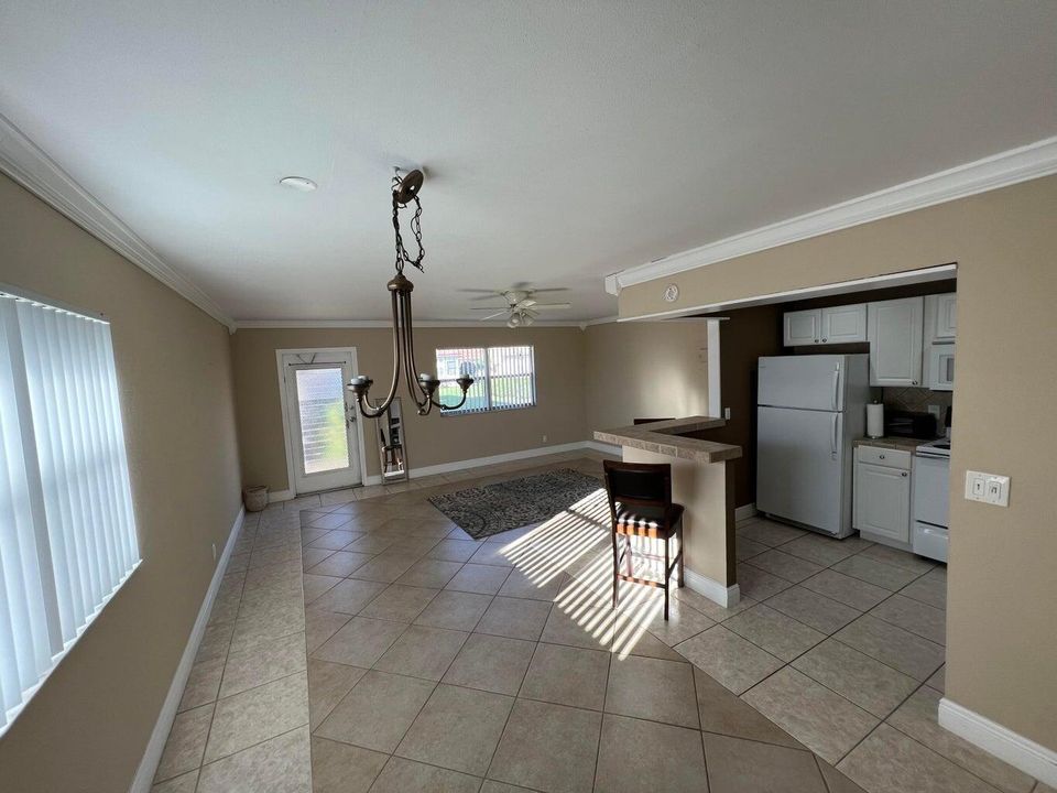 出租: $1,850 (1 贝兹, 1 浴室, 720 平方英尺)