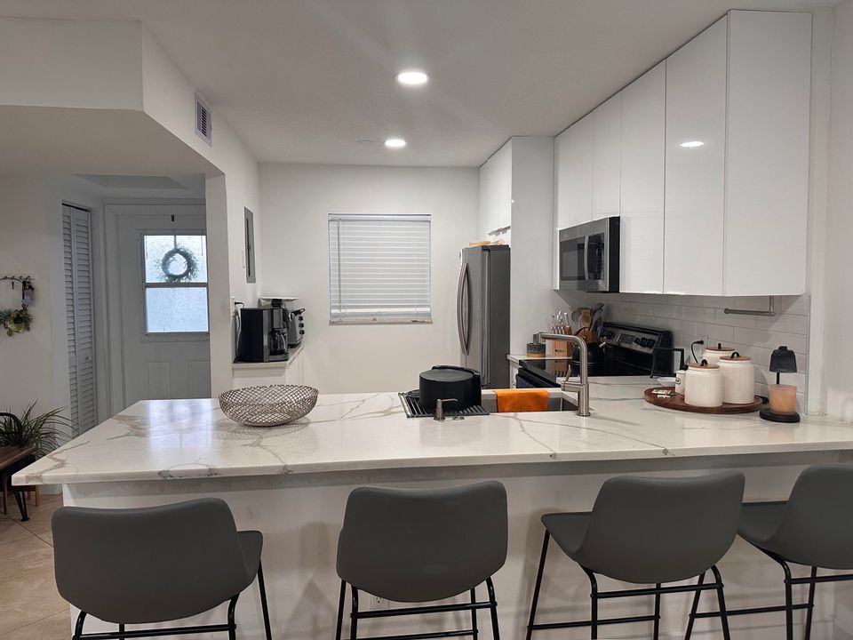 En Venta: $260,000 (2 camas, 2 baños, 1023 Pies cuadrados)