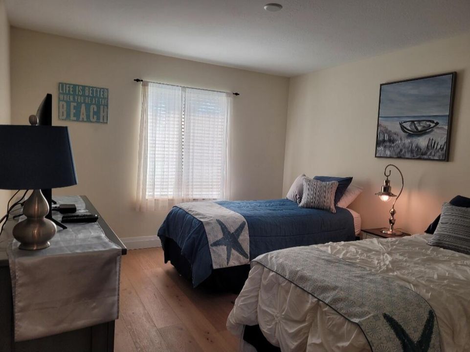 出租: $8,900 (3 贝兹, 2 浴室, 1999 平方英尺)