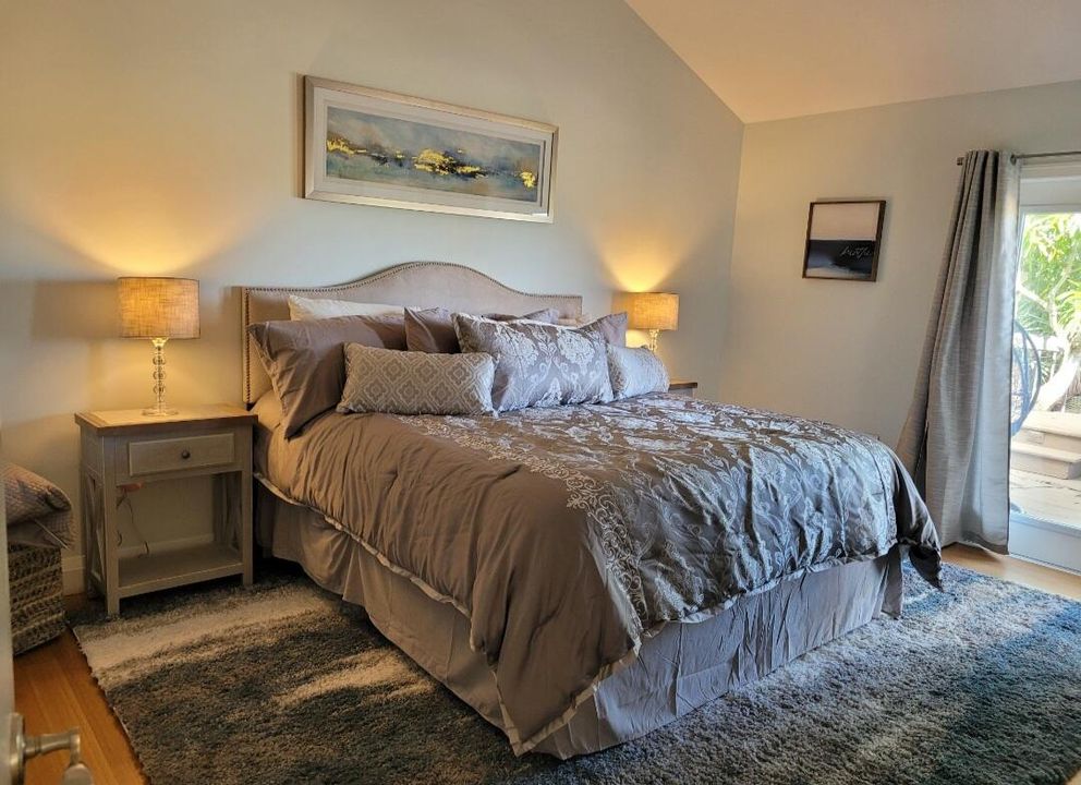 出租: $8,900 (3 贝兹, 2 浴室, 1999 平方英尺)