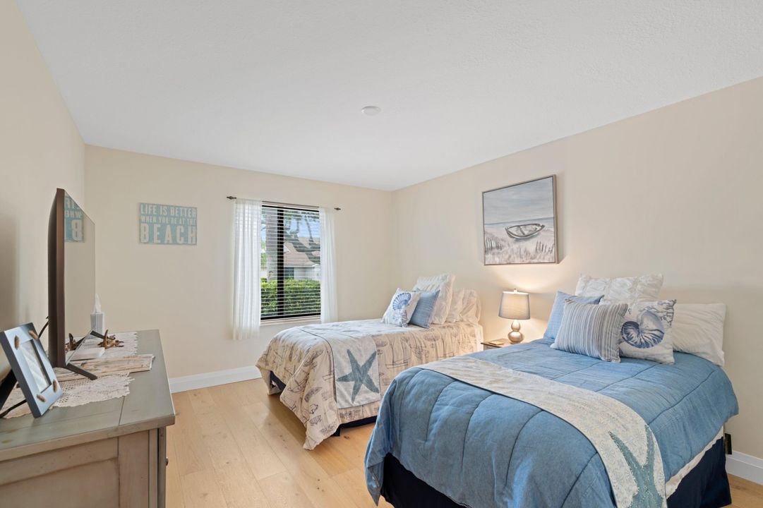 出租: $8,900 (3 贝兹, 2 浴室, 1999 平方英尺)