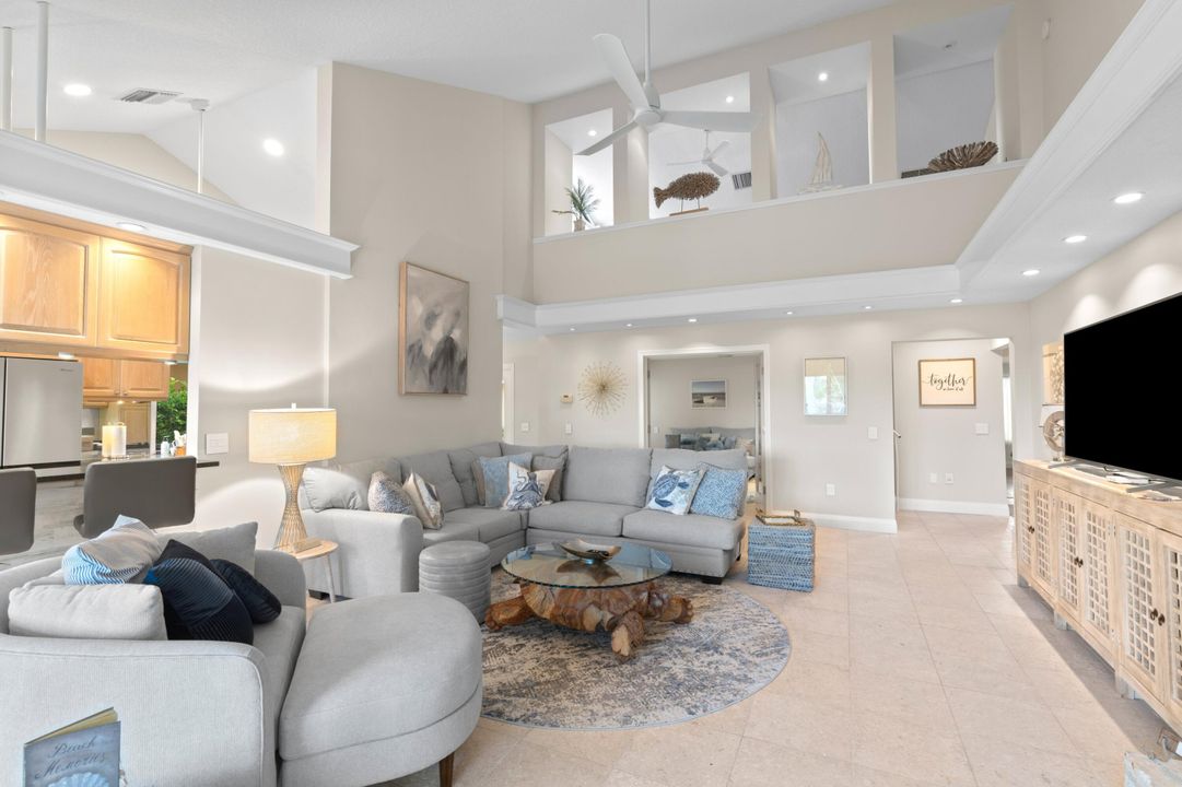 出租: $8,900 (3 贝兹, 2 浴室, 1999 平方英尺)