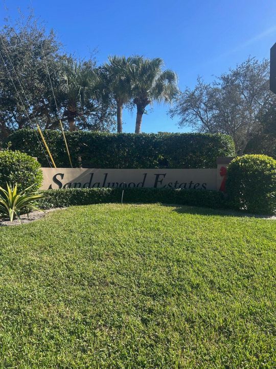 For Sale: $339,900 (2 beds, 2 baths, 1236 Square Feet)