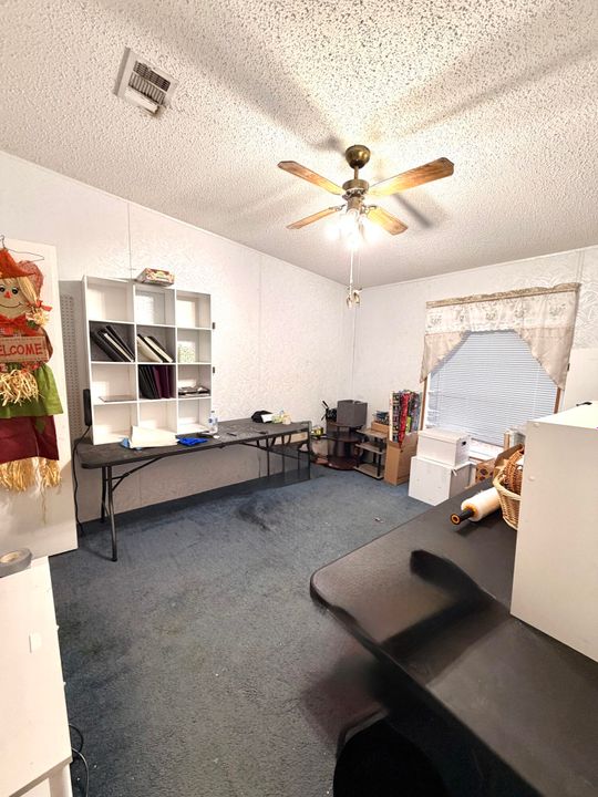 待售: $275,000 (4 贝兹, 2 浴室, 1600 平方英尺)