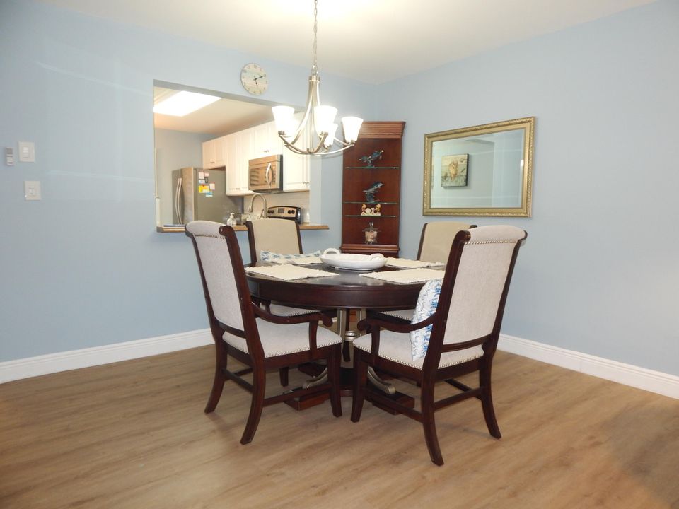 待售: $250,000 (2 贝兹, 2 浴室, 1150 平方英尺)