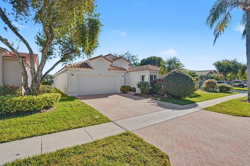 For Sale: $508,886 (3 beds, 2 baths, 2374 Square Feet)