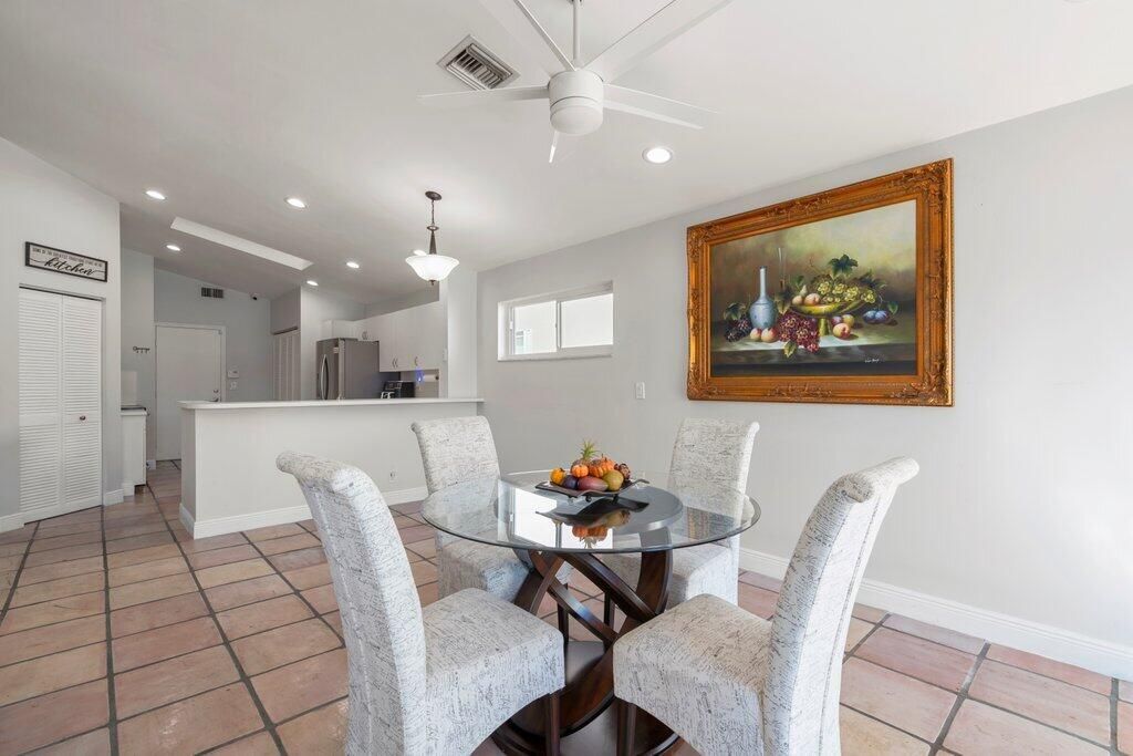 For Sale: $508,886 (3 beds, 2 baths, 2374 Square Feet)